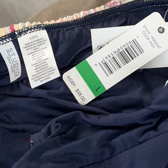 Anne Cole Studio bikini set featuring a floral print - Picture 4 of 4